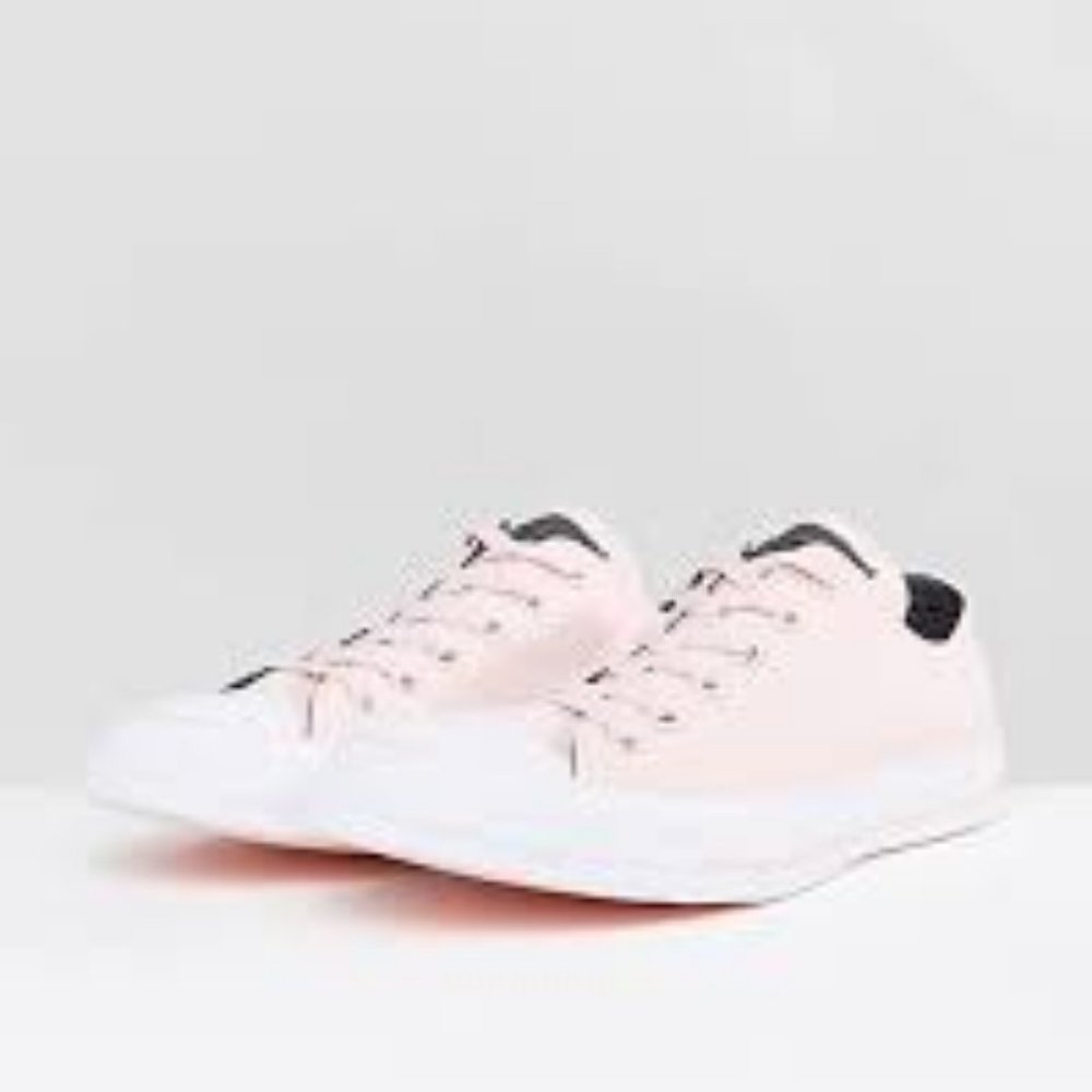 Chuck Taylor Low-Top Ox Plimsolls